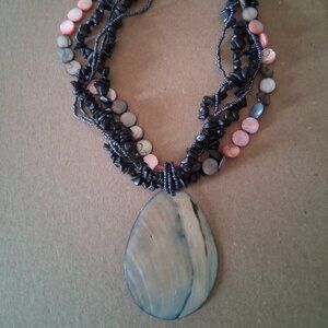 Beaded 14-inch Shell Necklace